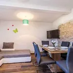 In Svetividdobrinjski 5a - Insel Krk 42200 Gostinjac