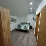 In Svetividdobrinjski 5a - Insel Krk 42200 Gostinjac